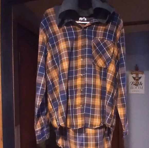 upcycled hooded flannel shirt w/ THE DEVILS REJECTS back patch - Picture 2 of 3